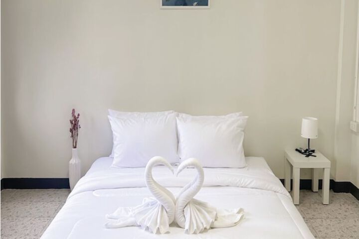 Room 44 of 80