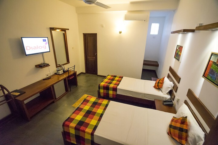 Room 11 of 65