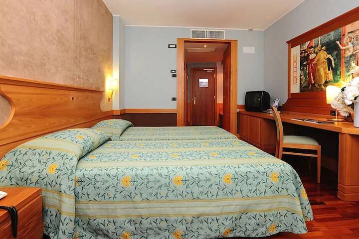 Room 14 of 42