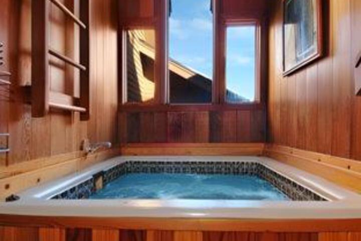 Hotel Pool