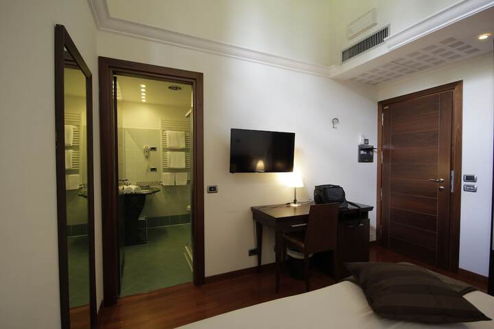 Room 3 of 69