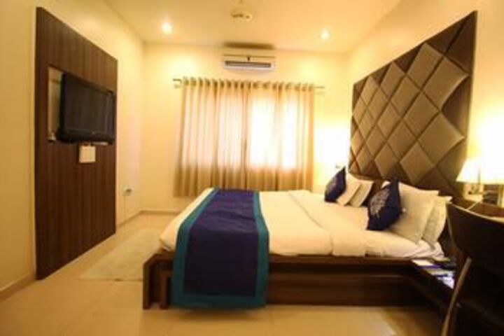Room 8 of 23