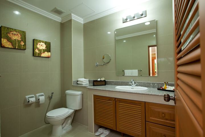 Room 36 of 60