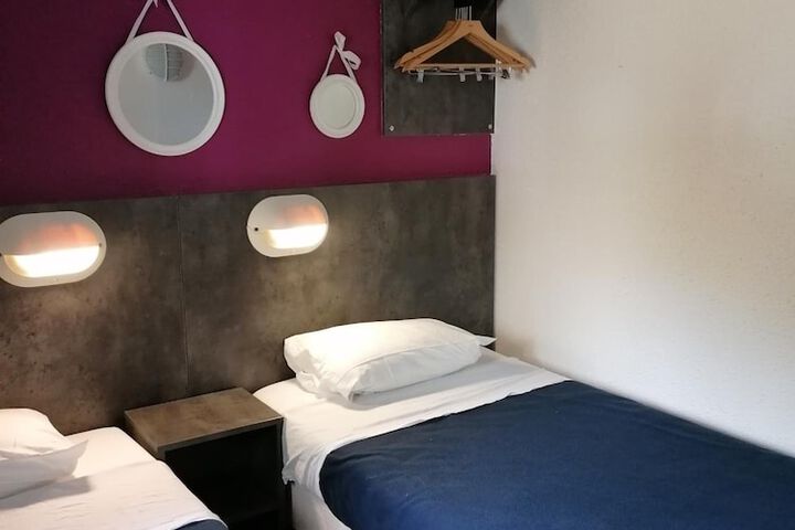 Room 5 of 28
