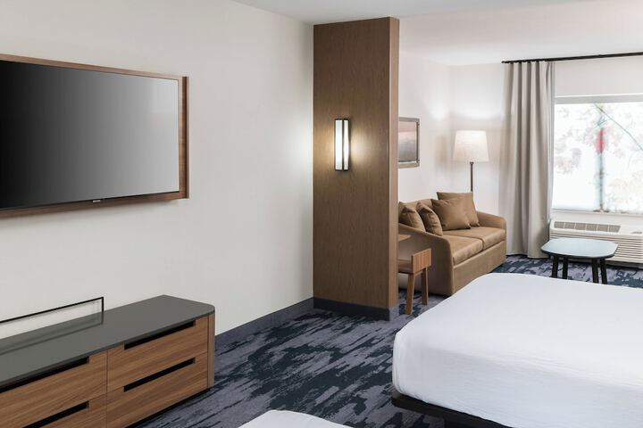 Room 11 of 28