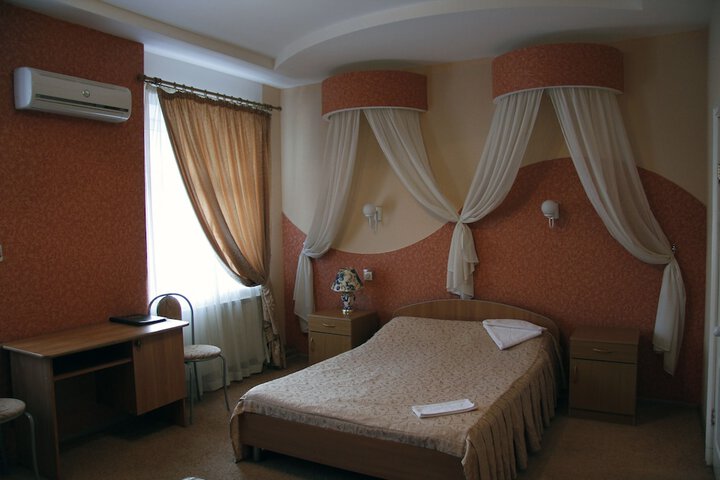 Room 8 of 53
