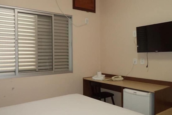 Room 6 of 35