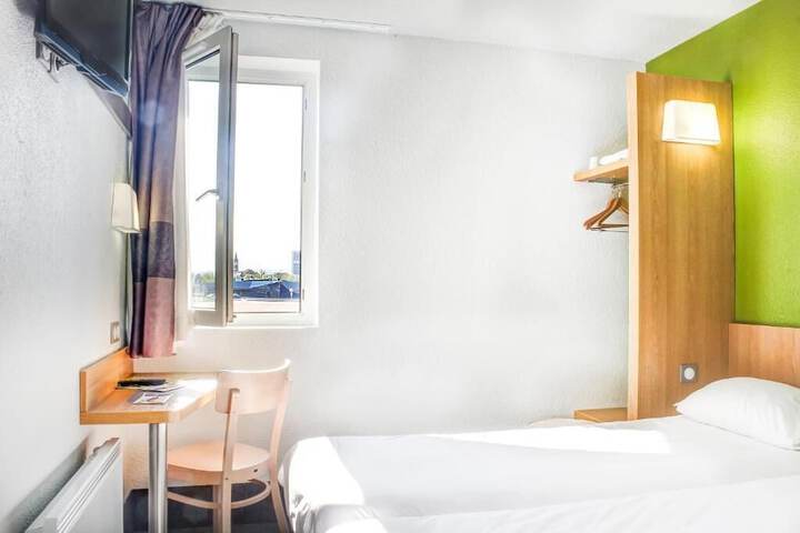 Room 13 of 49