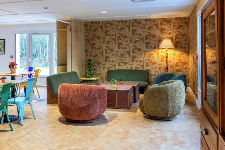 Guest Lobby