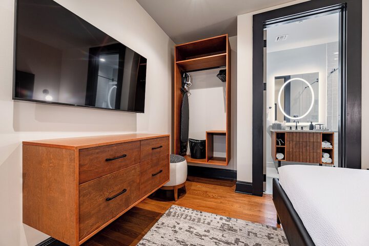 Room 96 of 341