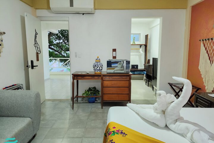 Room 5 of 172