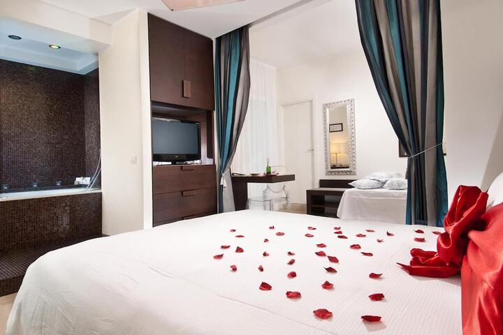 Room 20 of 42
