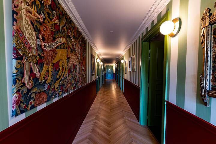 Ballroom/Hall 62 of 94