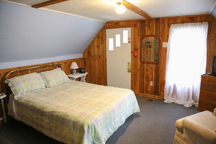 Room 45 of 165