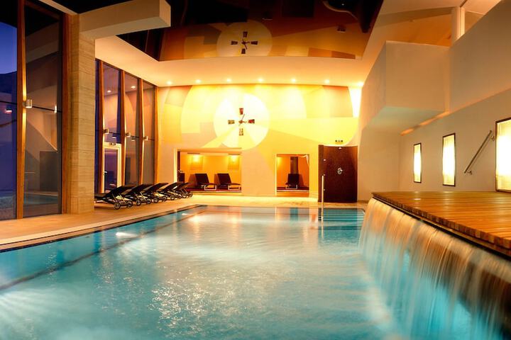 Pools & Facilities