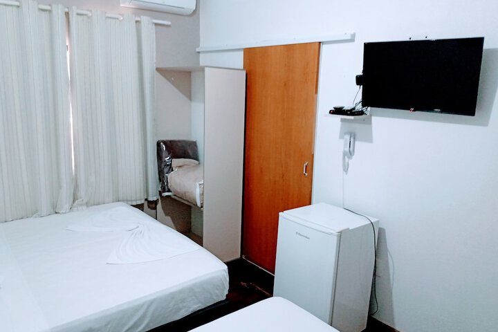 Room 9 of 29