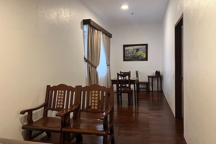 Room 17 of 34