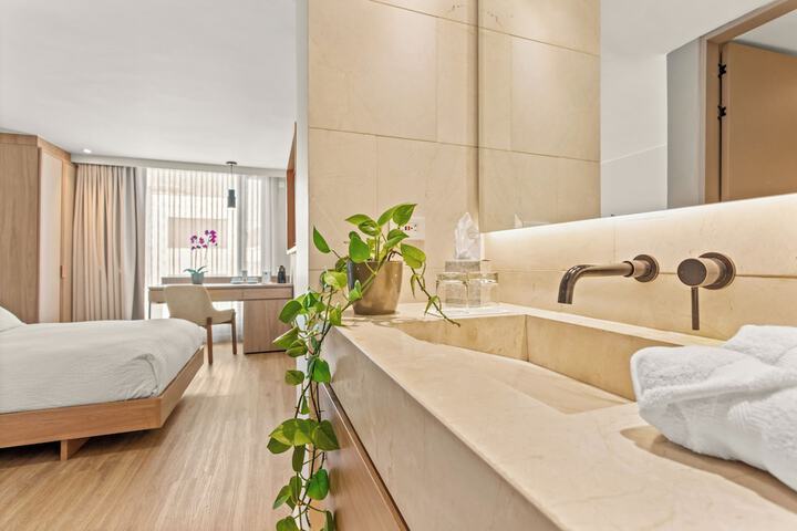 Room 19 of 59