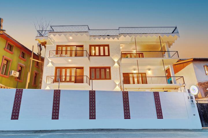 Treebo Vitasta Villa