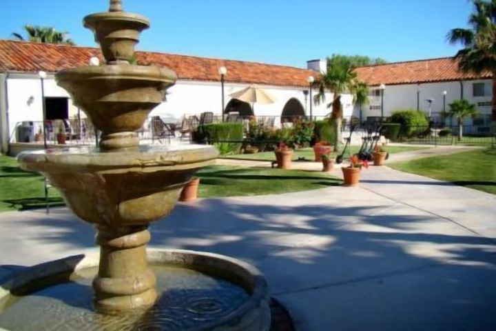 Hotel Exterior 26 of 30