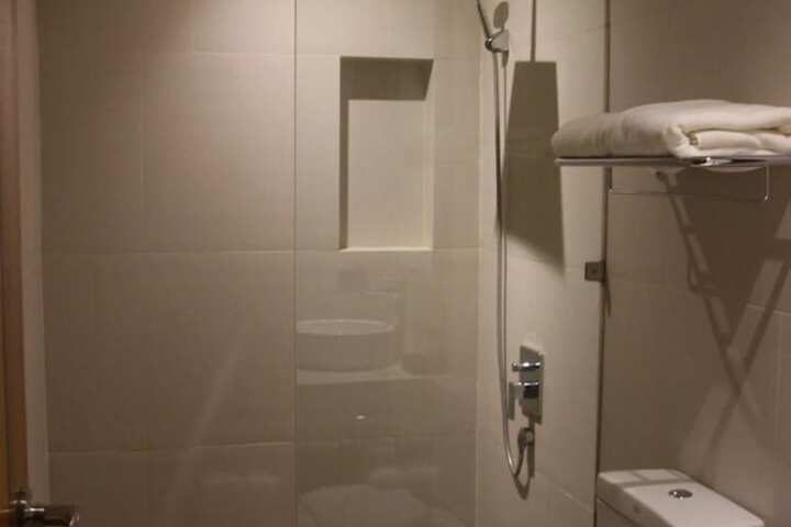 Room 15 of 31