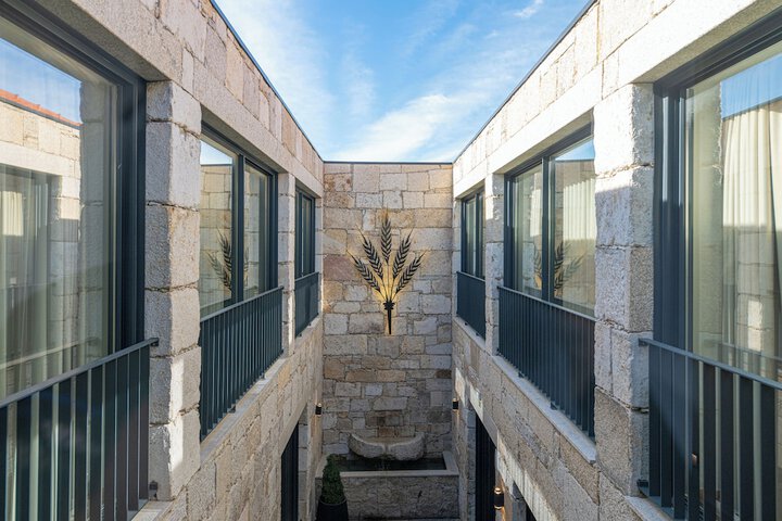 Hotel Exterior 48 of 49