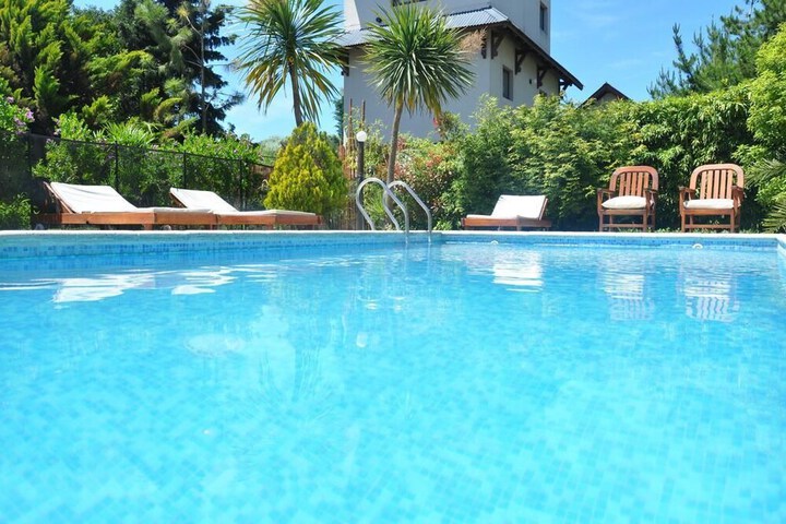Pool 19 of 34