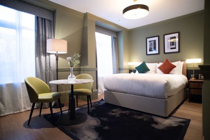 Room 12 of 72