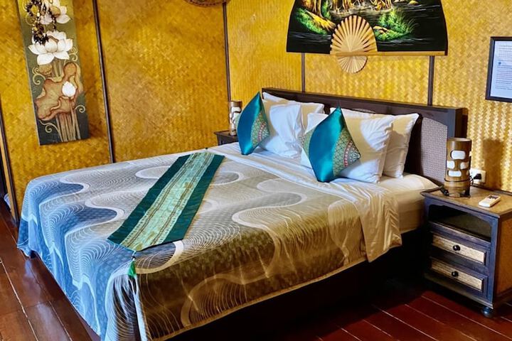 Room 14 of 65