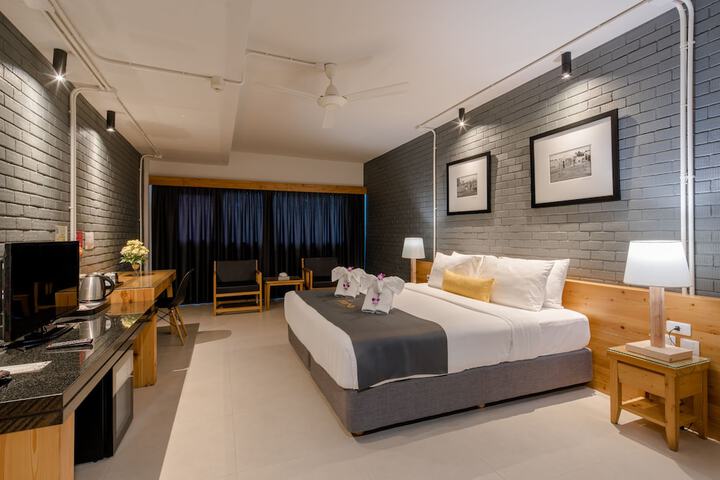 Room 26 of 90