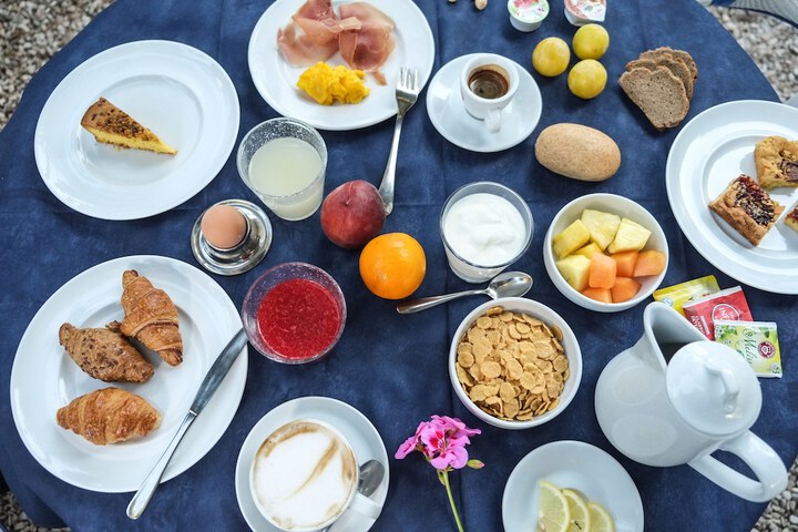 Breakfast/Coffee Service 116 of 172