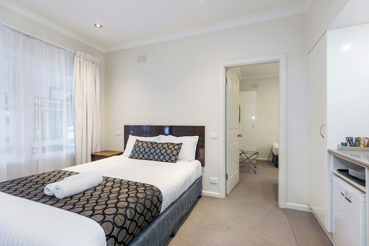 Room 6 of 49