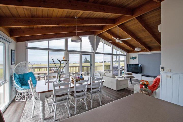 Exterior of Stunning Waterfront only 10 minutes to Phillip Island - FREE EV UNIT 7kW for electric cars - pet friendly fireplace FREE WIFI wine & chocolates