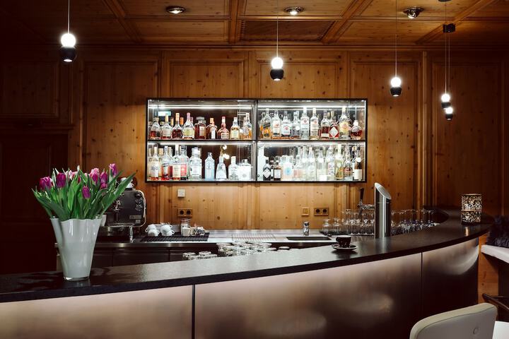 Lounge 79 of 90