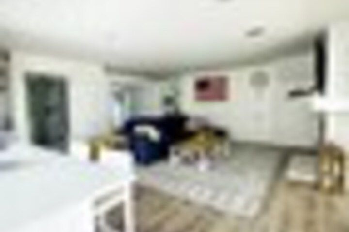Room 200 of 384