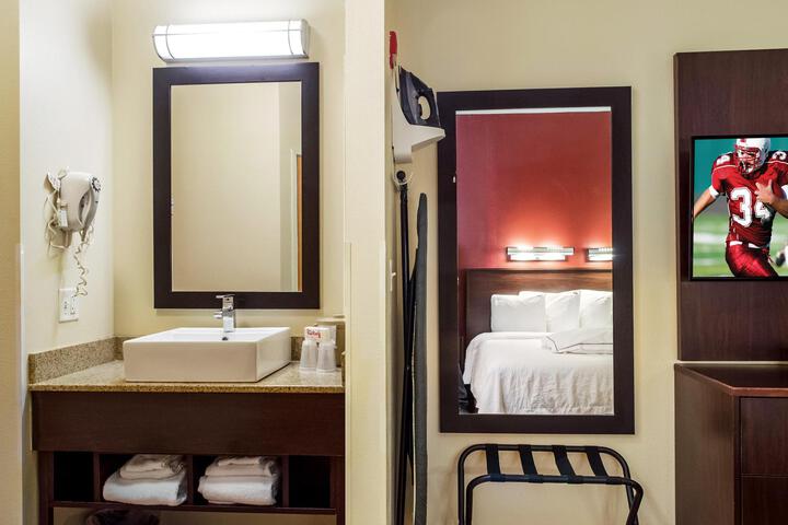 ADA Accessible Superior King (17 of 22)