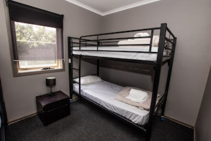 Room 34 of 243