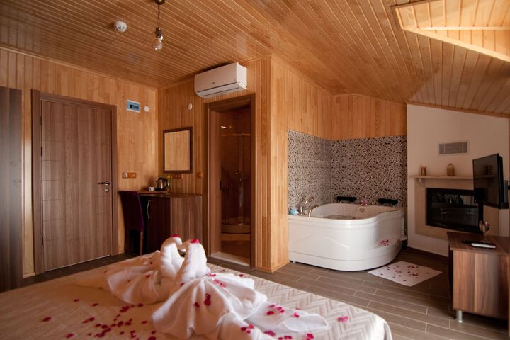 Room 13 of 86