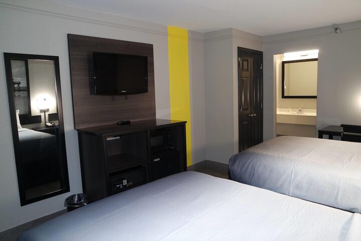 Room 18 of 32