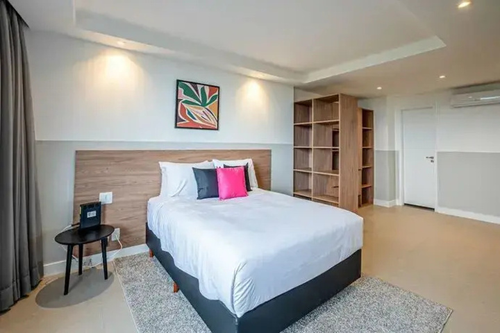 Room 10 of 10