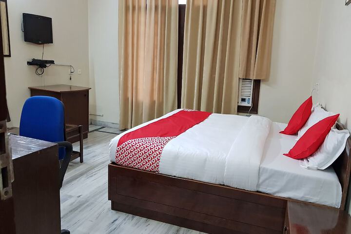 Room 7 of 24