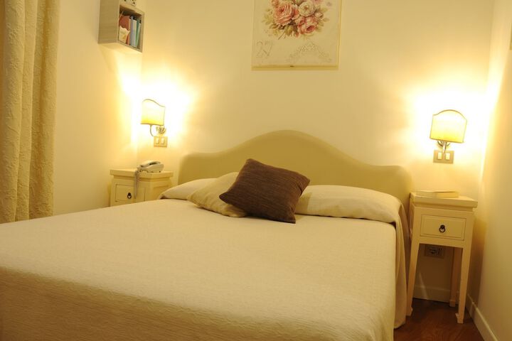 Room 11 of 23