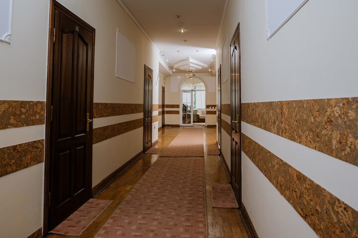 Ballroom/Hall 15 of 16