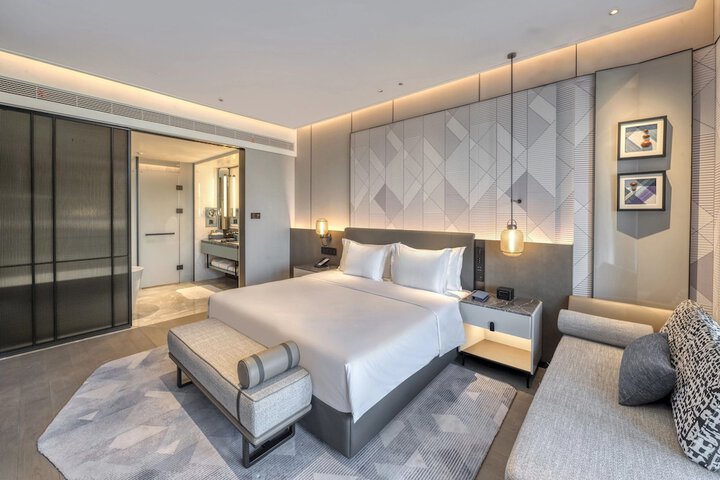 Room 10 of 72