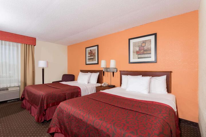 2 Double Beds (8 of 14)