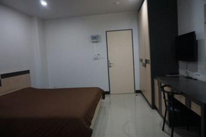 Room 16 of 31