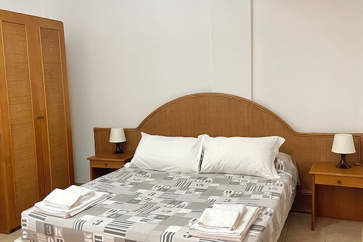 Room 4 of 11