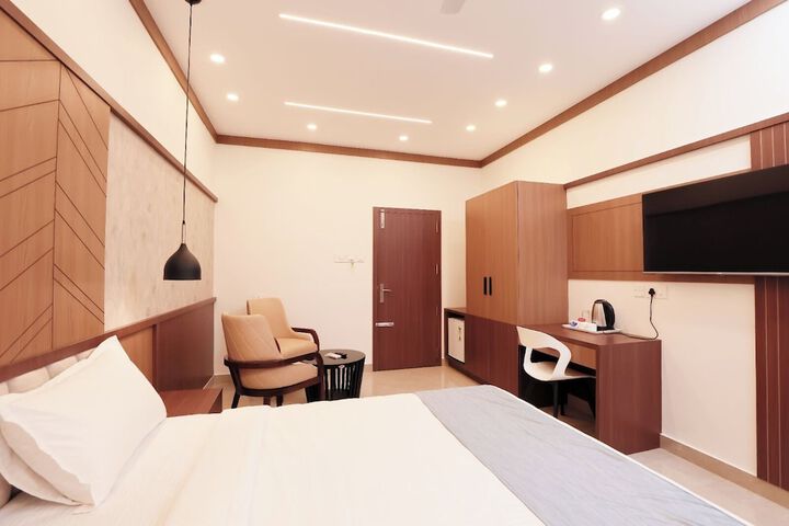 Room 8 of 18