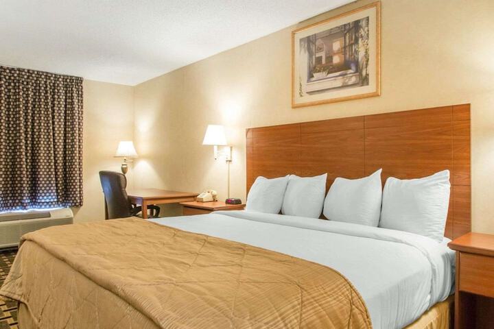 Quadruple Double Bed (1 of 11)