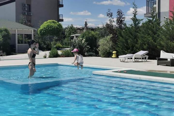 Pool 38 of 68
